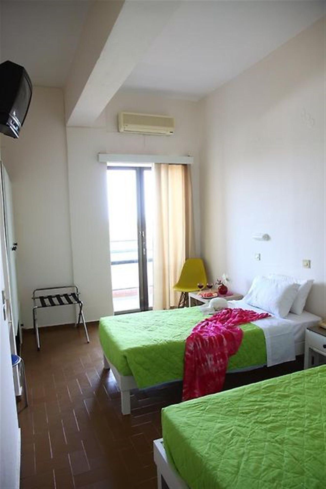 Triton Garden Hotel Малиа Экстерьер фото